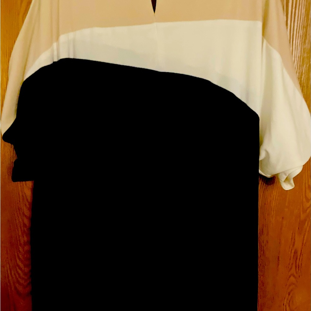 Plus size color black slit sleeve dress